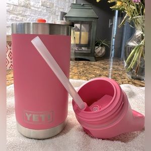 Excellent condition Yeti Rambler Jr🥤